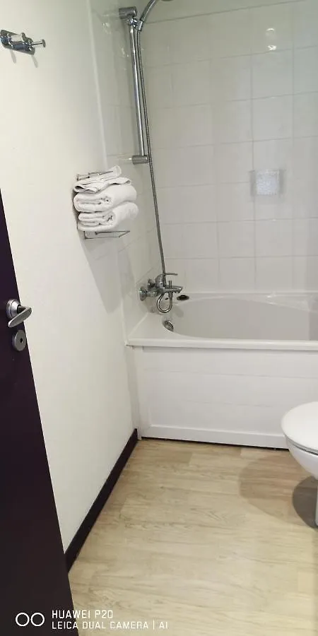 Studio 24M2 Au 4Eme Etage Ascenseur A Cote De La Gare Sncf Lourdes 0*,  Franciaország